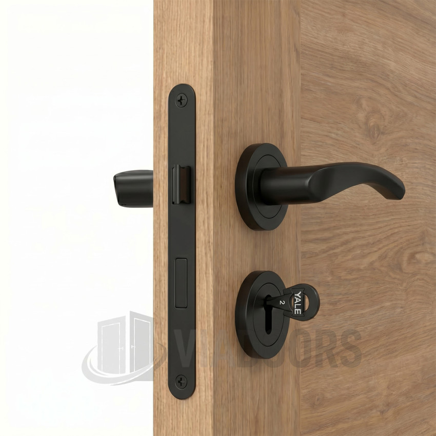 Интериорна врата MDF златен дъб 70x201 см – компактен модел, пълен комплект